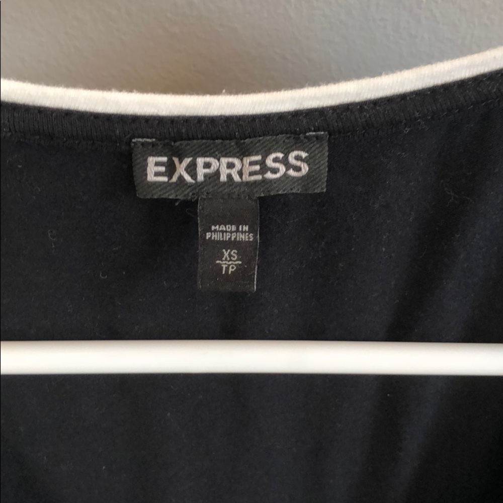 Express XS top! - Picture 2 of 3